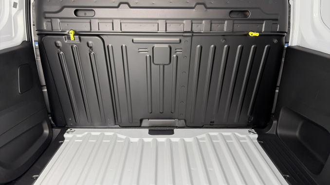 Vauxhall Combo Cargo Combo Diesel 1.5 Turbo D 100ps Prime Plus H1 Van - Image 25
